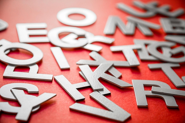 O impacto do espaçamento e do alinhamento no design de texto